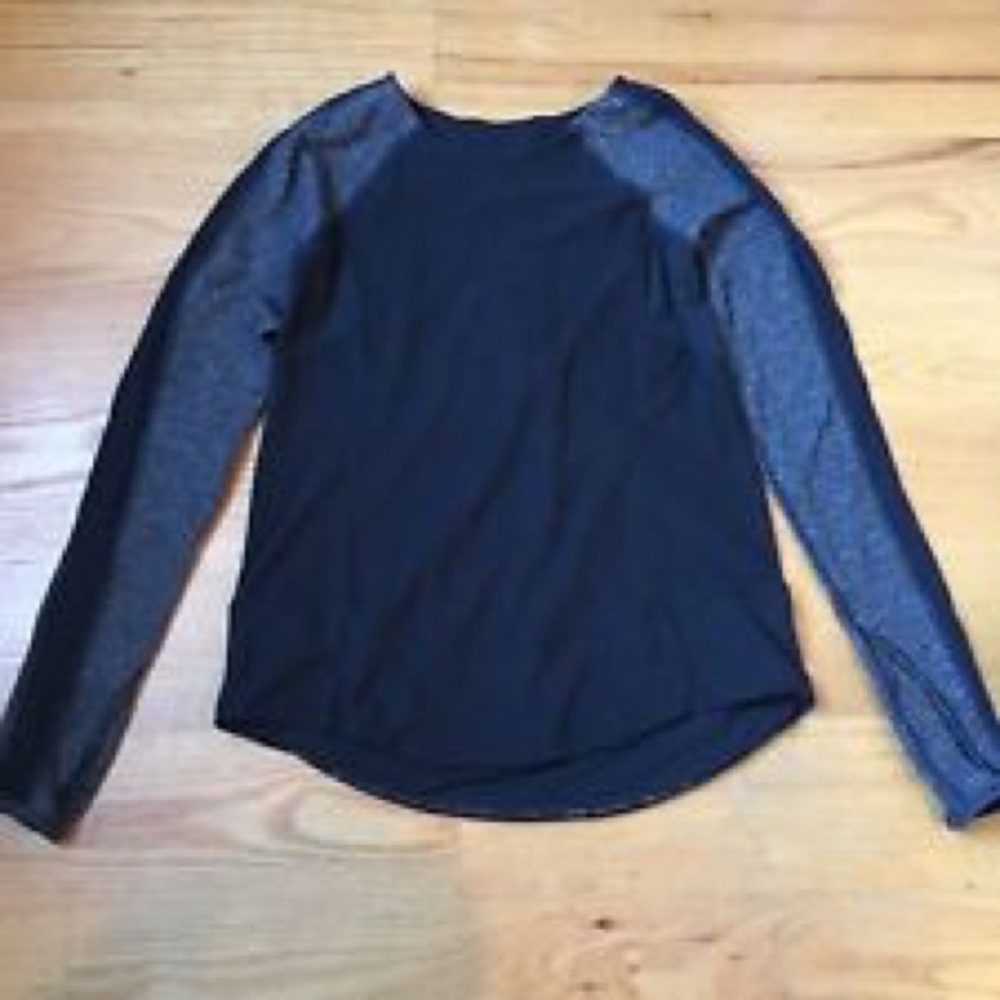 Lululemon long sleeve fleece with lace reflective’
